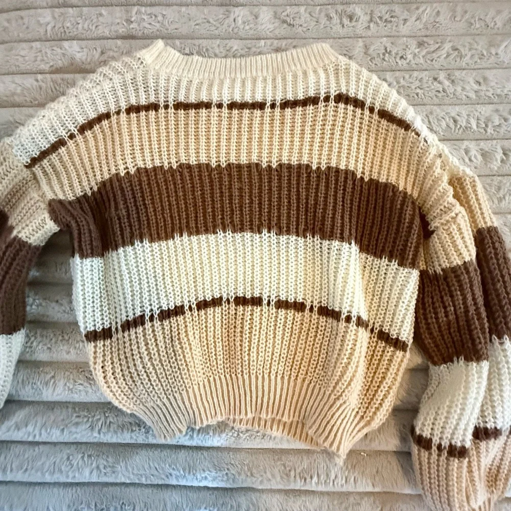 Striped Chunky Knit Sweater – Size Medium - Picture 5 of 6